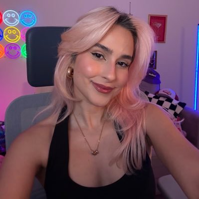 yasmiiinis's profile picture