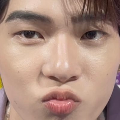★·.·´ AngAngAng `·.·★'s profile picture
