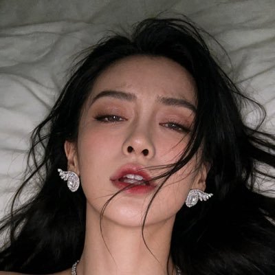 ll349179037357's profile picture