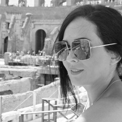 parissasadeghi1's profile picture