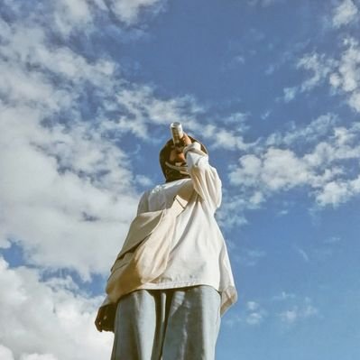 r's profile picture