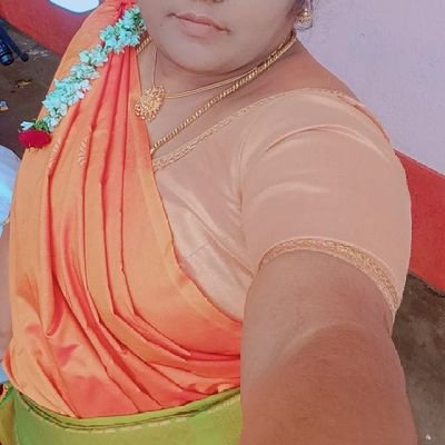 divya's profile picture