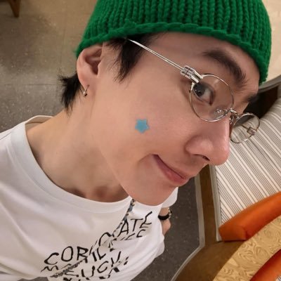 22:02's profile picture