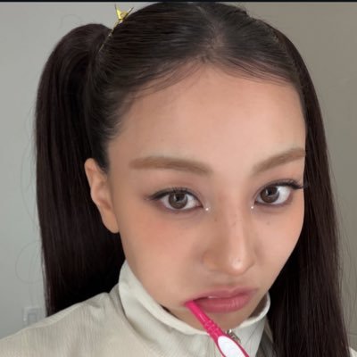 #1 jeonghyo kiss defender's profile picture
