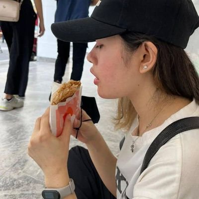 ErnaWati179096's profile picture