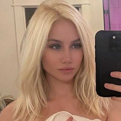 ColetteCherry_'s profile picture