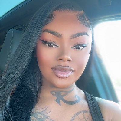 N A U 💜's profile picture