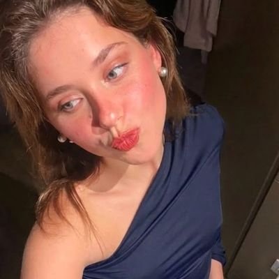 Damla's profile picture