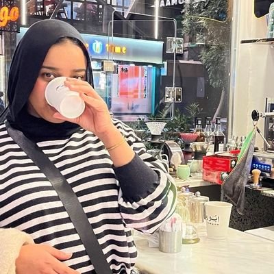 ESRAAYAHIIIA's profile picture