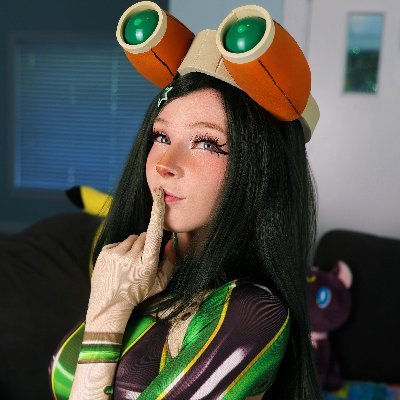 lolaluvgoodcos's profile picture