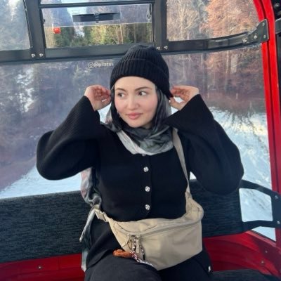 ozenhati's profile picture