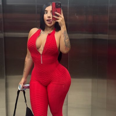 Latina babee 👑's profile picture