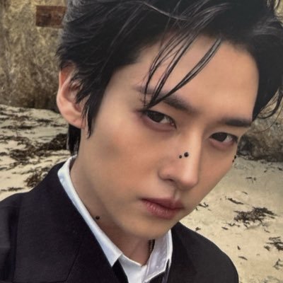 maria 🐈⬛ vai ver o skz e o bts's profile picture