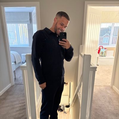 astley24's profile picture