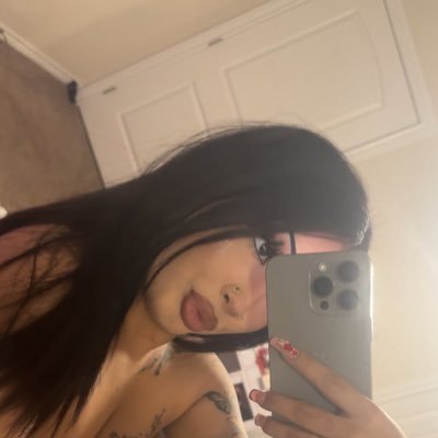 throatqueenn21's profile picture