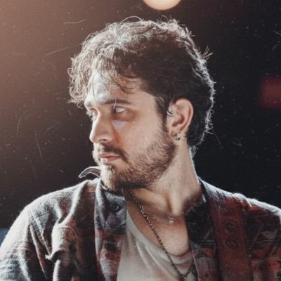 thais 🍷's profile picture