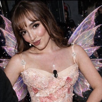 Em (fan account)'s profile picture