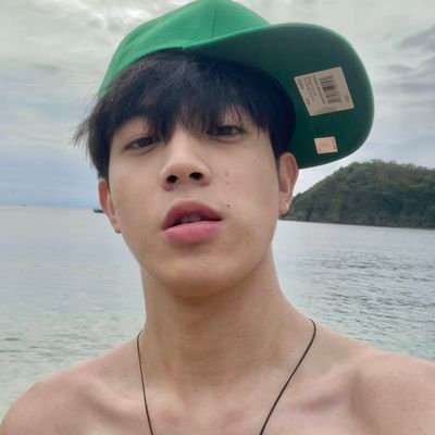 aaron loves gfriend🔮's profile picture