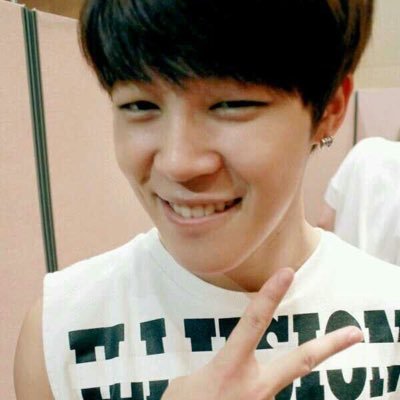 karlita ⁷ •᷄ɞ •᷅ is seeing bts!'s profile picture