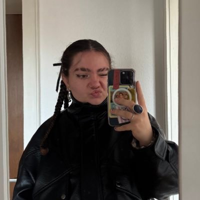 joline ໑̣ MET LOUIS's profile picture