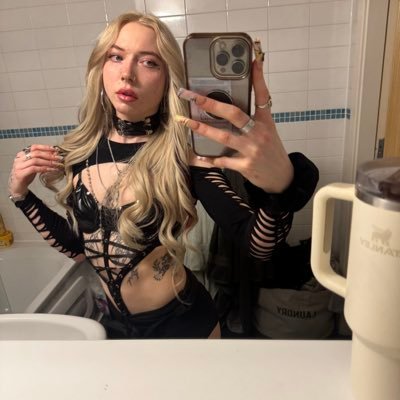 Scarlett | FINDOM's profile picture