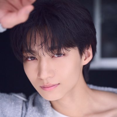 【公式】志賀李玖1st写真集's profile picture