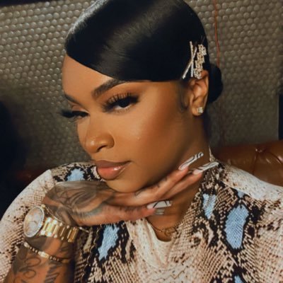 VI💲A RAYE 💳's profile picture