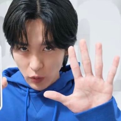 ᴍᴇ~ᴍᴇ ❤︎ ✿'s profile picture