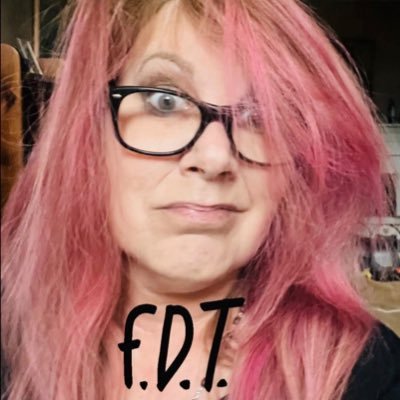 Martha 🇺🇸🏴󠁧󠁢󠁳󠁣󠁴󠁿🇮🇪🇳🇴🇦🇴's profile picture