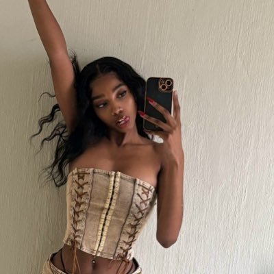 Lizzy Amarae's profile picture