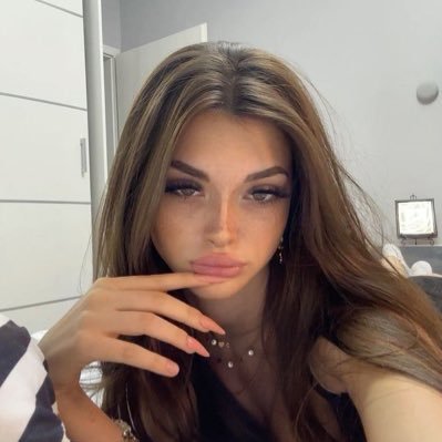 clara's profile picture