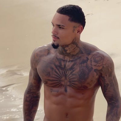 RUSSIN :)'s profile picture