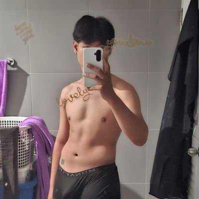 กอมอ's profile picture