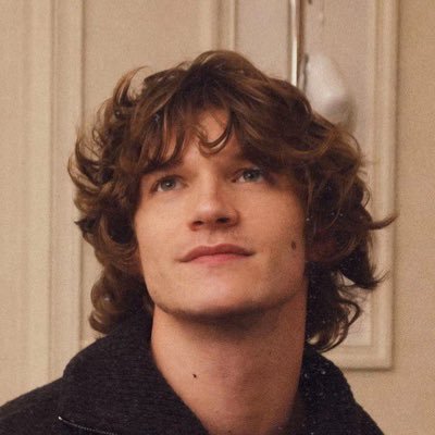 elle's profile picture