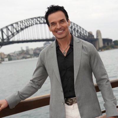 AntonioSabatoJr's profile picture
