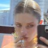 b's profile picture