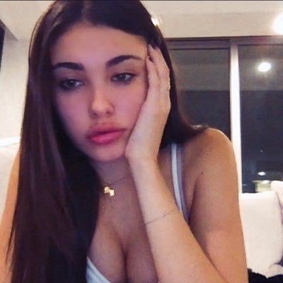 ★ 𑣿's profile picture