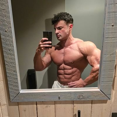 Derek Deianov's profile picture
