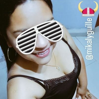 MikalHotwife y un cachudo a mi lado's profile picture