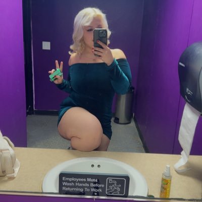 Sneaky Siren's profile picture