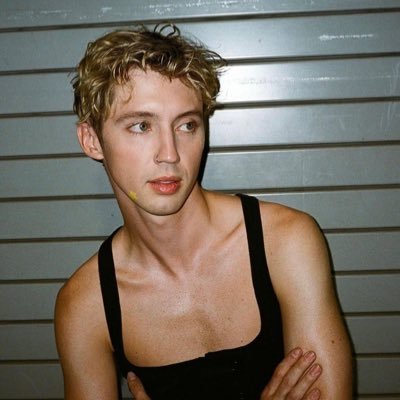 troye sivan’s pr manager's profile picture