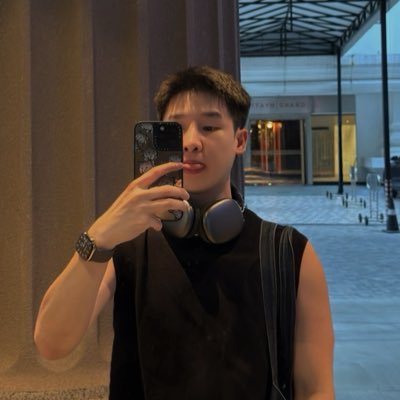 มะหมู's profile picture