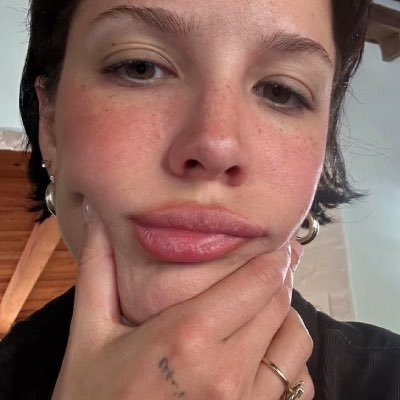 safehalseys's profile picture