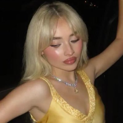 coucoutudors's profile picture