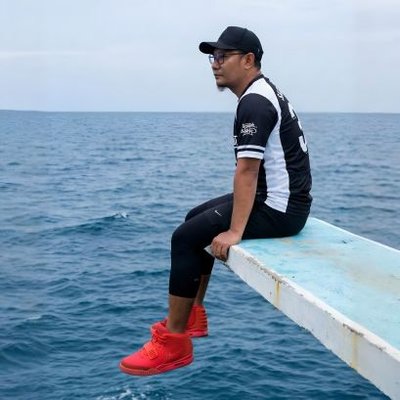 whoami's profile picture