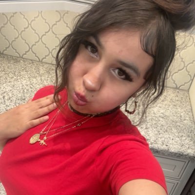 dezzie's profile picture