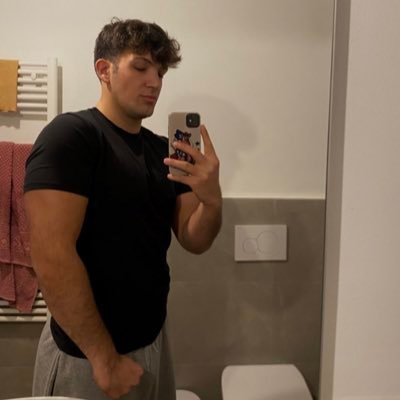 loraaaaann's profile picture