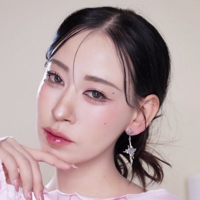 𝑀𝑈𝑅𝐴 𝐺𝐼𝑅𝐿 🪞's profile picture