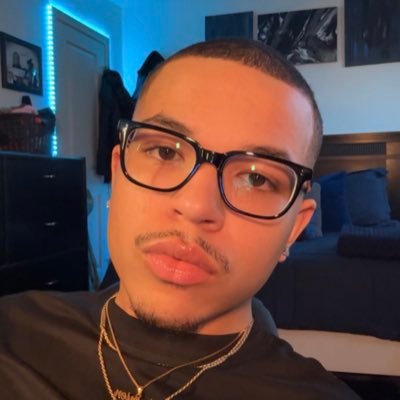damien's profile picture