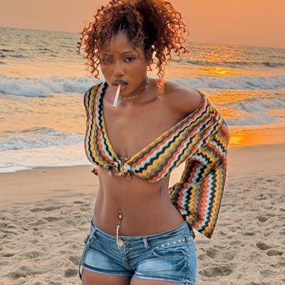 VHENÉ 🐦‍🔥's profile picture